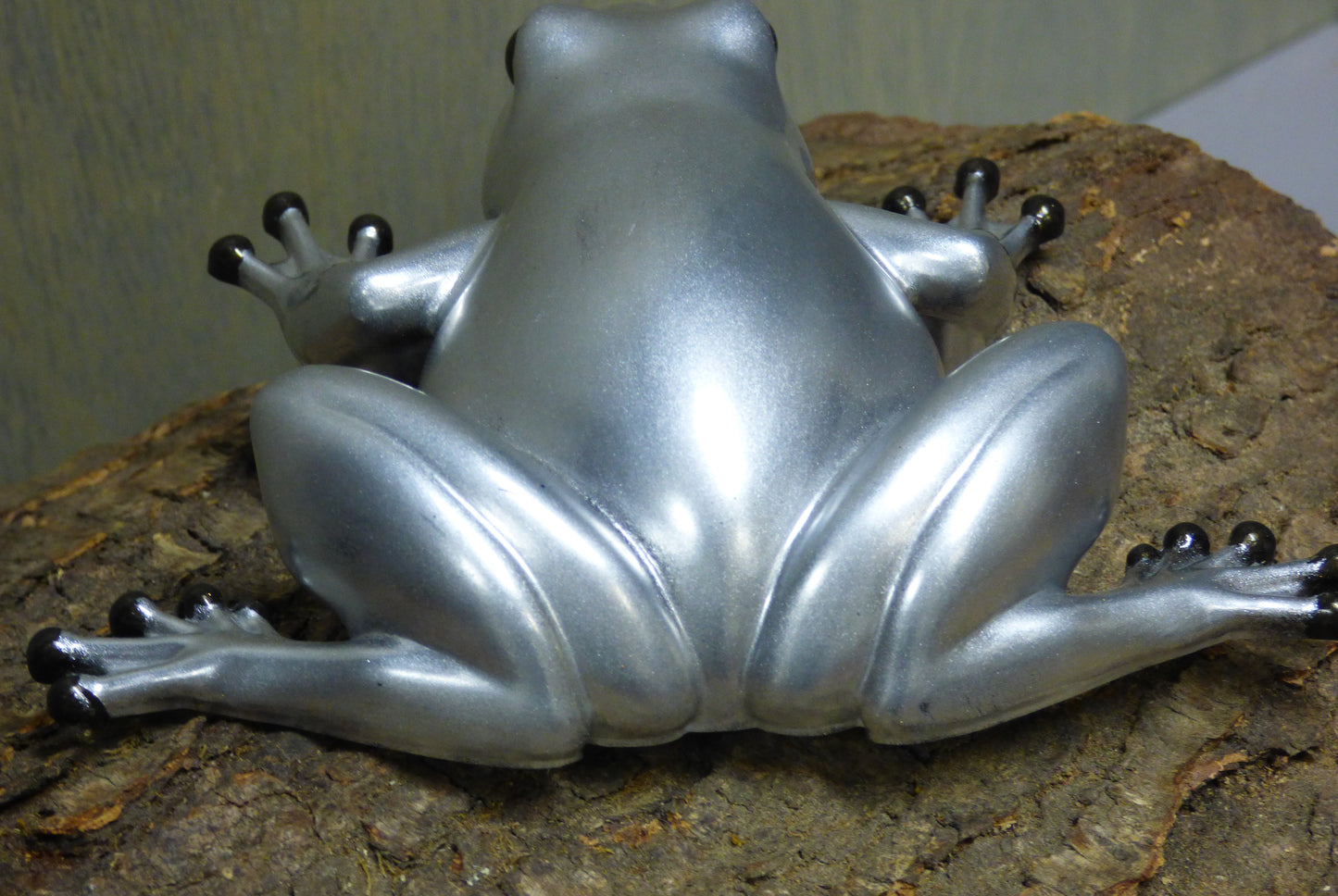 Hand Poured Brilliant Silver Resin Tree Frog